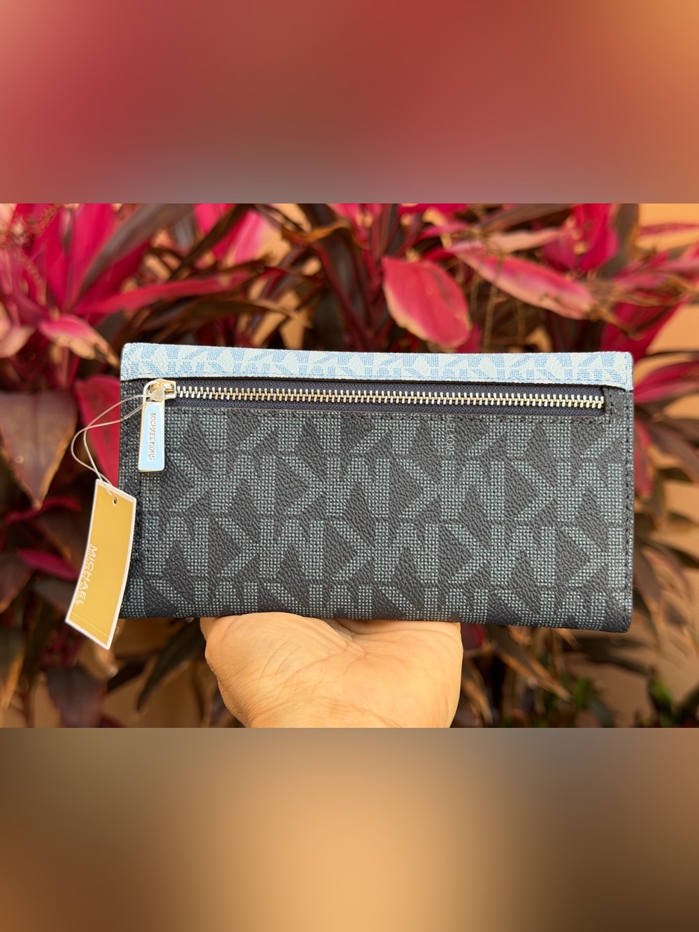 Michael Kors Jet Set Travel LG Trifold Wallet MK Color-Block Blue Multi - Picture 2 of 12